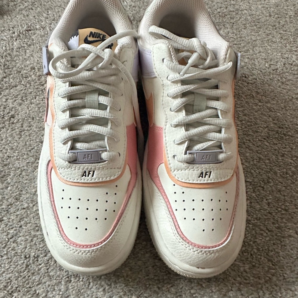 Nike White and Black Sneakers